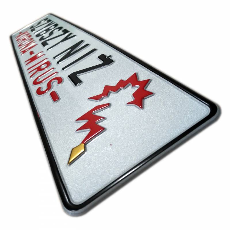 Szybszy niż koronawirus, COVID - 19, ozdobna, białą tablica rejestracyjna czarny napis, piorun, burza, błysk