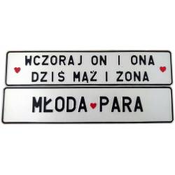Wczoraj On i Ona, dzisiaj Mąż i Żona. Młoda Para. Ślubne Tablice rejestracyjne.