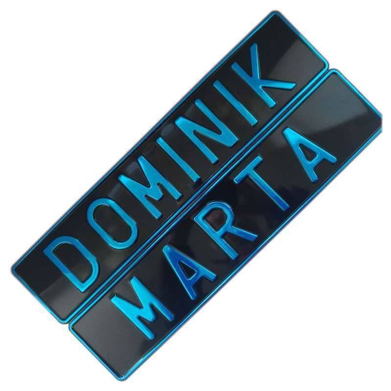 czarna tablica rejestracyjna, niebieski napis