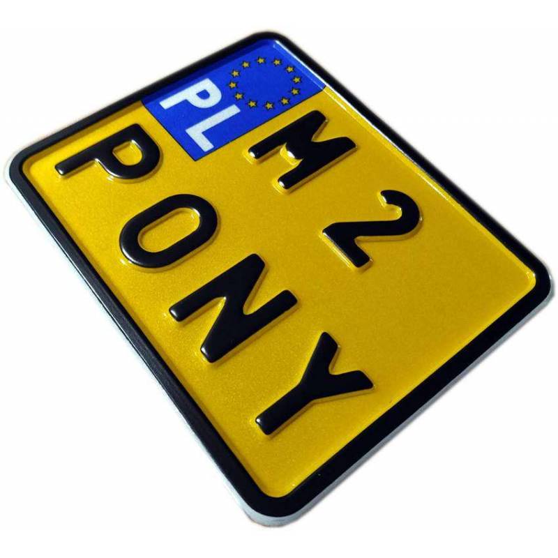 żółta tablica rejestracyjna, czarny napis M2 Pony, romet pony, pony m2, motorynka, ogar