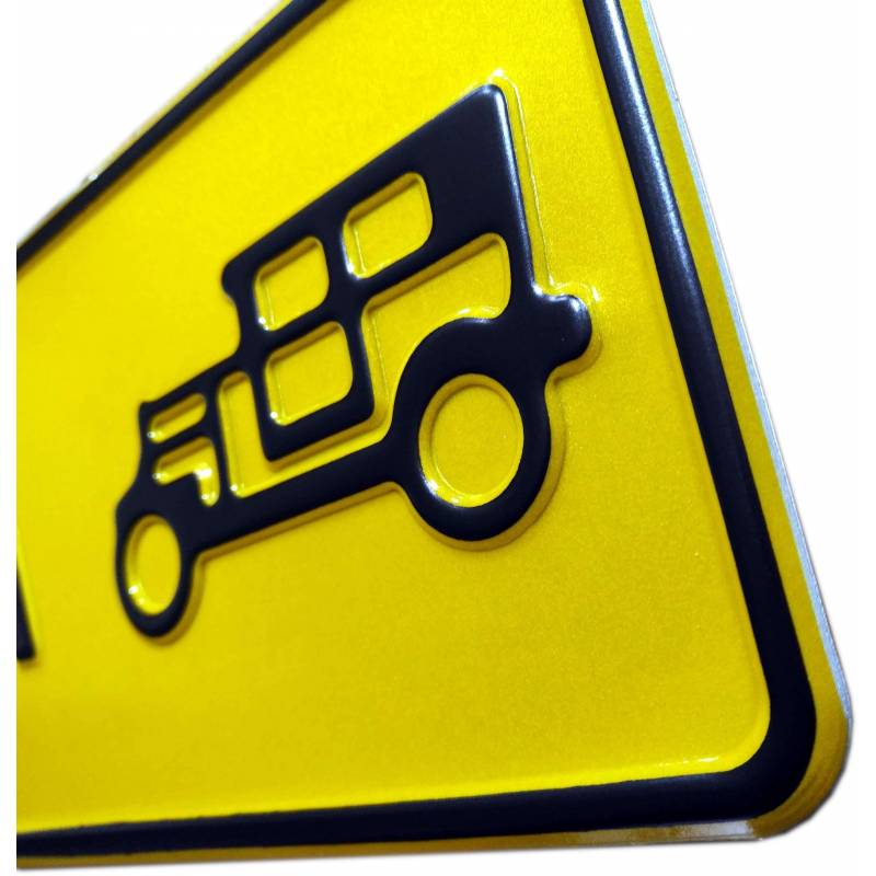 Pan Mechanik, polska żółta samochodowa tablica rejestracyjna